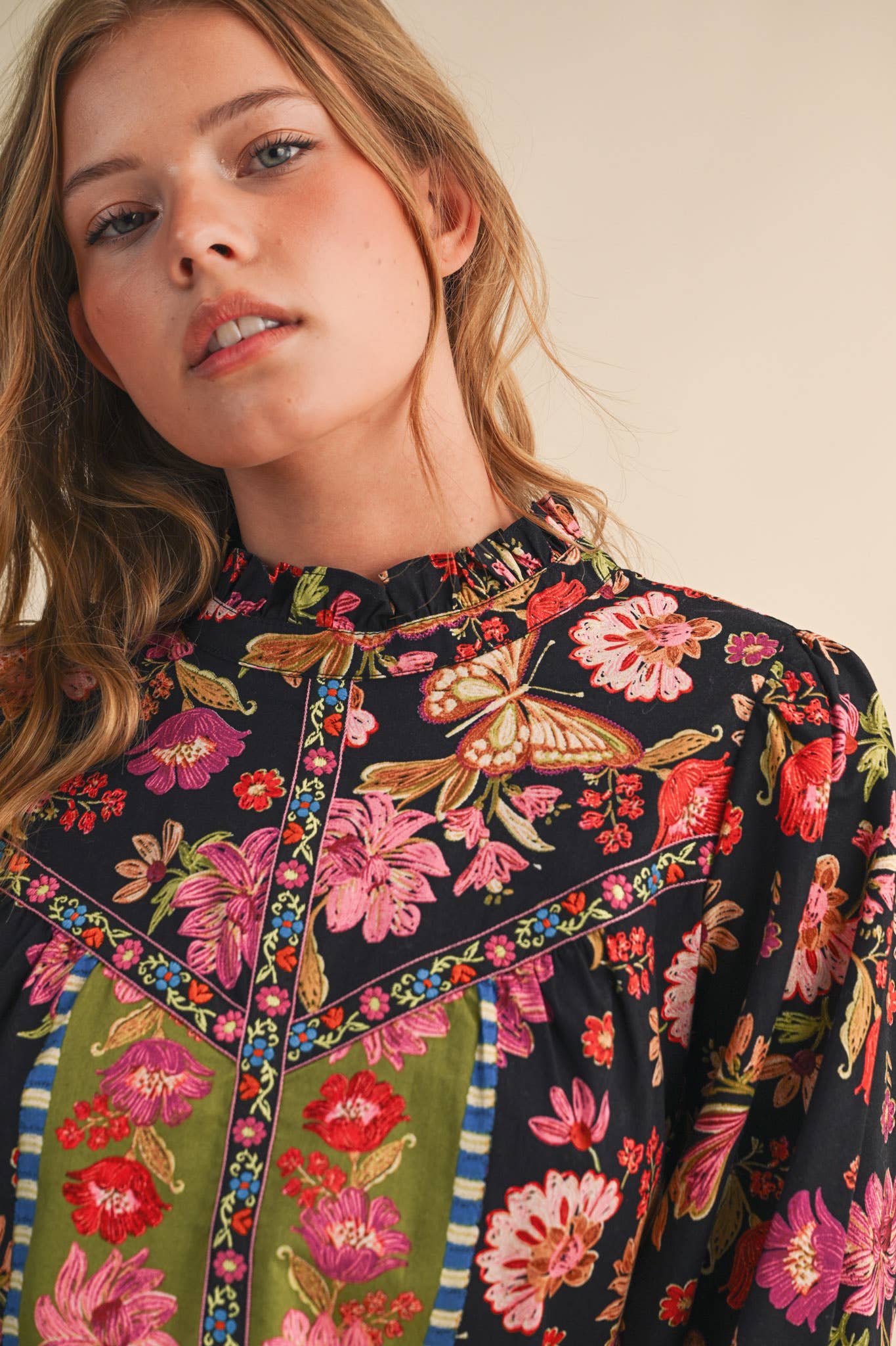 EXCLUSIVE FLORAL BORDER PRINT TOP WITH FLORAL TRIM MTP4097 - Suburban Boho